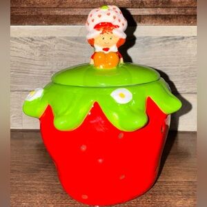 Super Cute 🥰 Strawberry 🍓 Shortcake 🍰 Ceramic Canister Jar